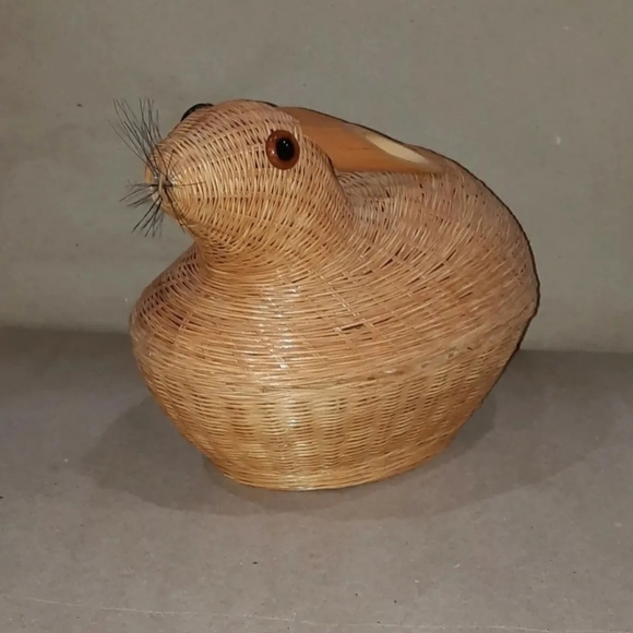 Kiangsi Handicrafts Rabbit Basket With Lid - Picture 2 of 11